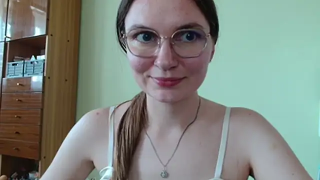 LooveELLYx webcam