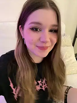 Live cam model PumaShyXD broadcasting live