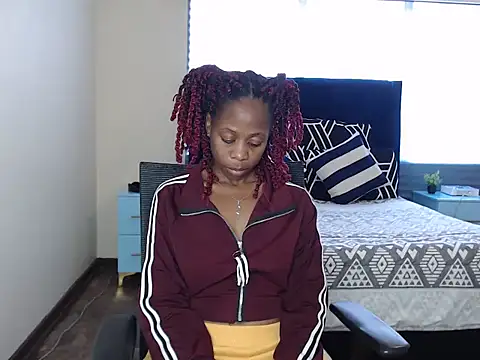 QUEENMANDYY live cam