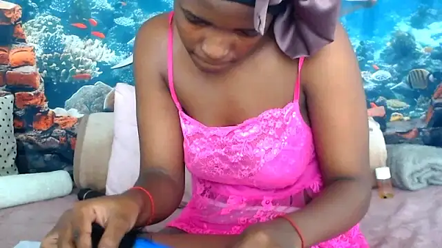 AfricanBarbiee69 webcam