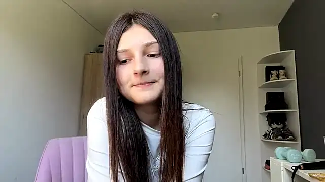 SpanishRooter live cam
