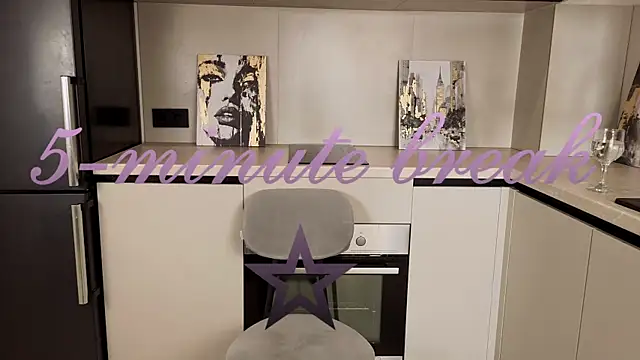 AnikaVelour live cam on StripChat