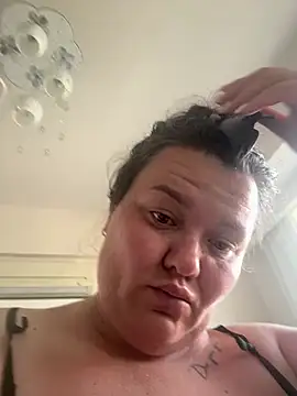 SunnyLeila2101 live cam on StripChat