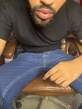 BIGGGGGBOYYYYY live cam on StripChat