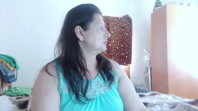 ExtasyMature live cam on StripChat