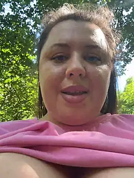 sara_hug (F young) - Topless public❤️