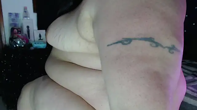 Danna_chubby_ live cam
