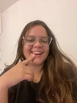 Laryssinha_69 live cam on StripChat