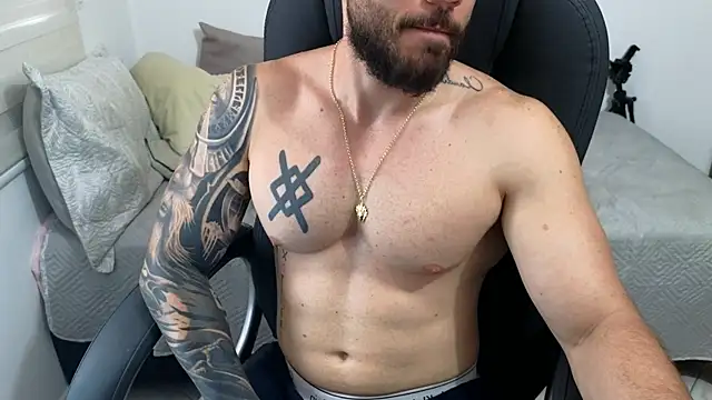 Isaac_Carter live cam on StripChat