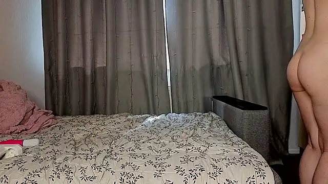 danieliis live cam on StripChat