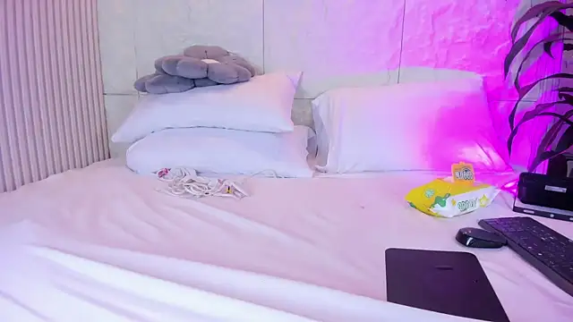 CristalCollins_ live cam on StripChat