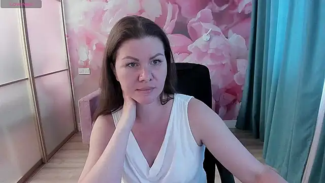 LunaKissesx live cam on StripChat