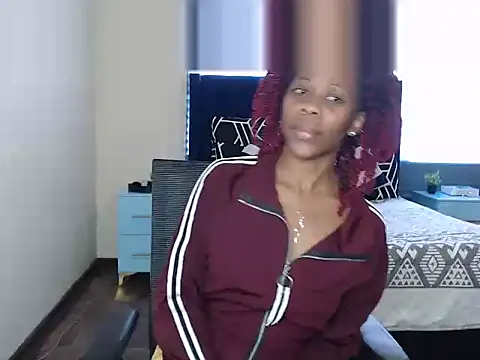 QUEENMANDYY webcam