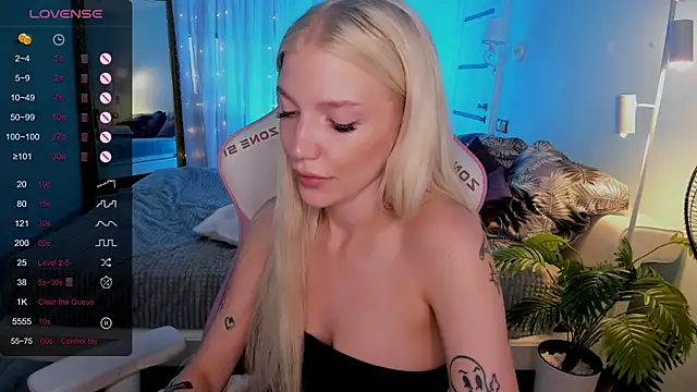 AnyaTaylor_ live cam on StripChat