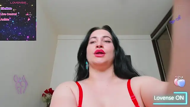 GoldenLunaa webcam