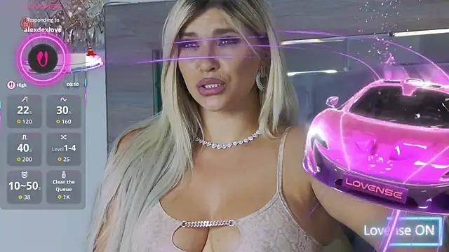 Lorehottie webcam