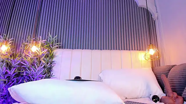 AnaisClark webcam