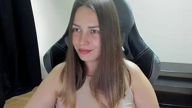Mia_shy1 webcam