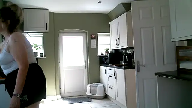 MissHoneyPenny webcam