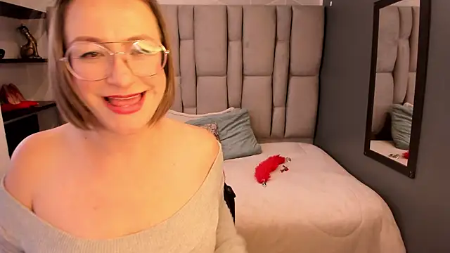 Charlot_milf webcam