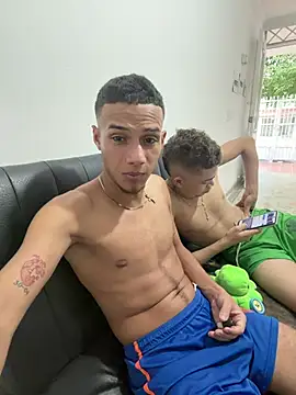 friends_lust_latin webcam