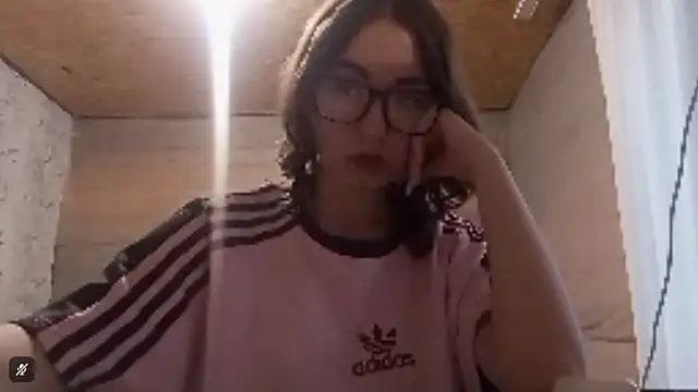 OliviaMoment webcam