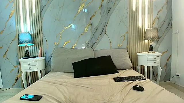 LizzyRaven webcam