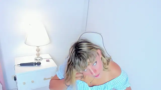 MissMoons_ webcam
