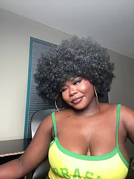 WomanNextdoor1 live cam on StripChat