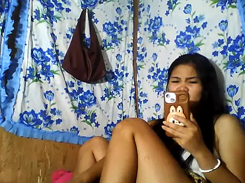 pinayskinnyjust18 - PinaySkinnyJust18's free webcam - UK Sex Cams