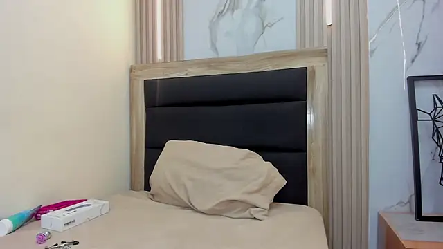 KATIAMOSS live cam on StripChat