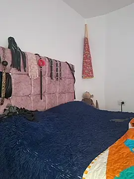 AmelieMartinez webcam
