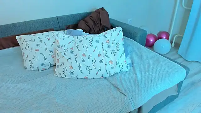 Mimi_Mira webcam