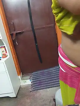 Manjudear Live Webcam on Stripchat