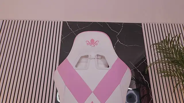 Ava-Diamond webcam