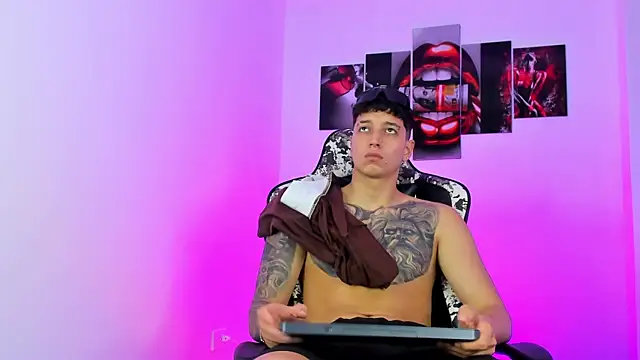 eithan_boy_ live cam on StripChat
