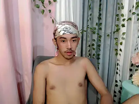 crocodale live cam on StripChat