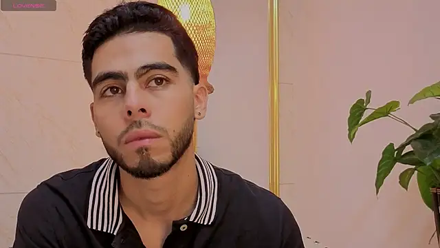 Markos_Miles webcam
