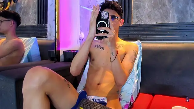 Brianhot0F webcam