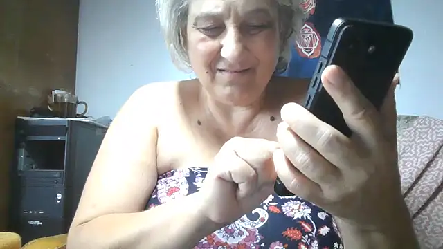 ExquisiteMature webcam