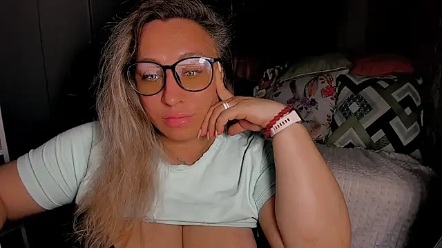 CumOnMy_Tits webcam