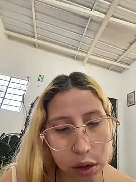 Aliss_Taylor1 live cam on StripChat