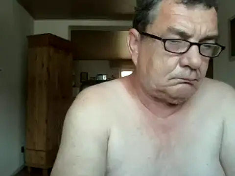nobbie444 (M mature) - naked