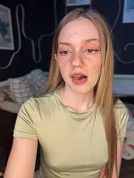 MilaMoone webcam