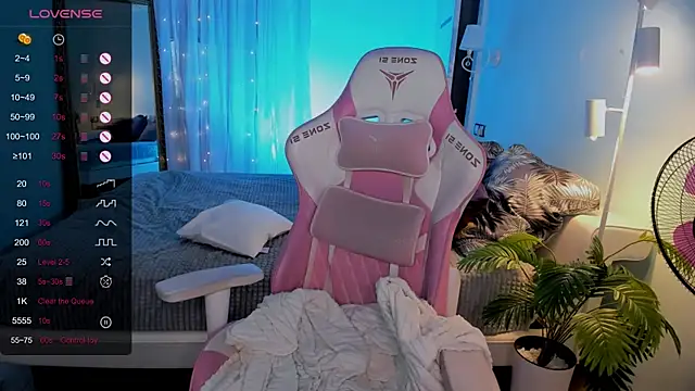 AnyaTaylor_ webcam