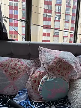 RachelWeisz_ webcam