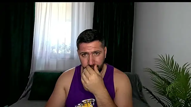 Gold_Alpha_Boy webcam
