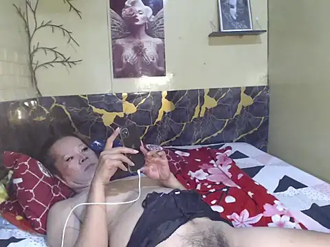 yachielove webcam