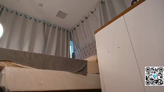 Skinny_Alice live cam on StripChat