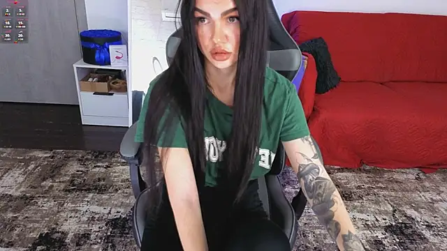 AnacondaOnn live cam on StripChat